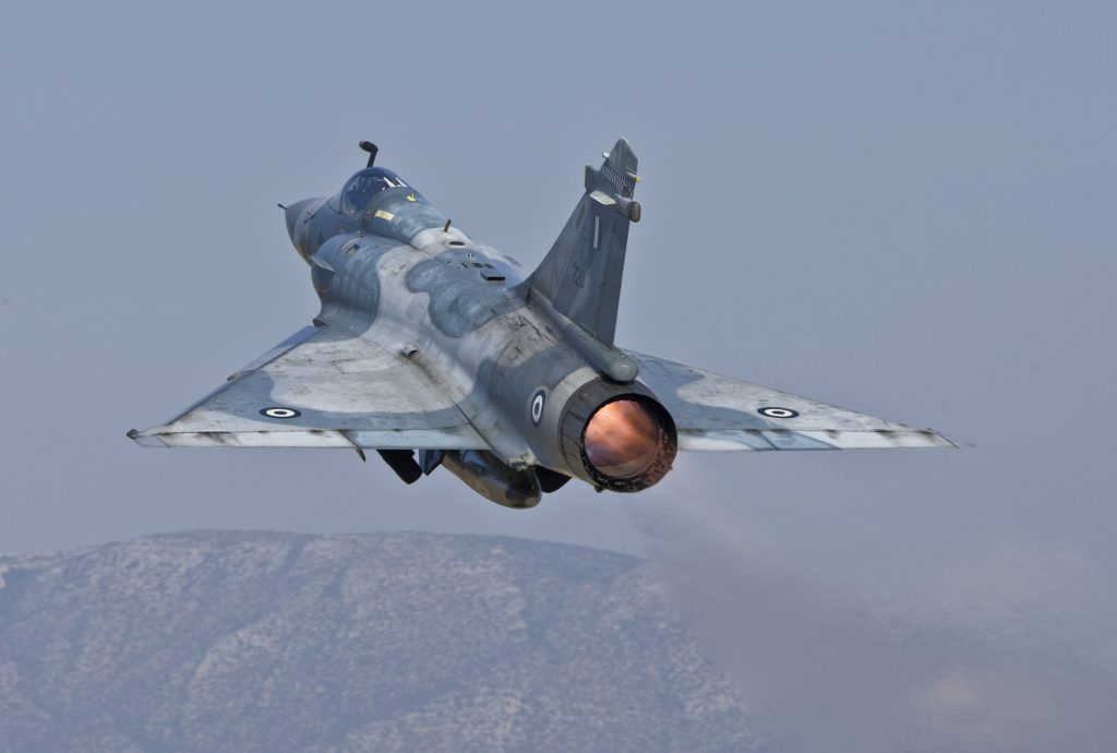 Οργισμένη παραίτηση του δ/κτή της 114ΠΜ των Mirage 2000: «Δεν έχω αεροσκάφη και με αναγκάζουν να εξυπηρετώ μετανάστες»!