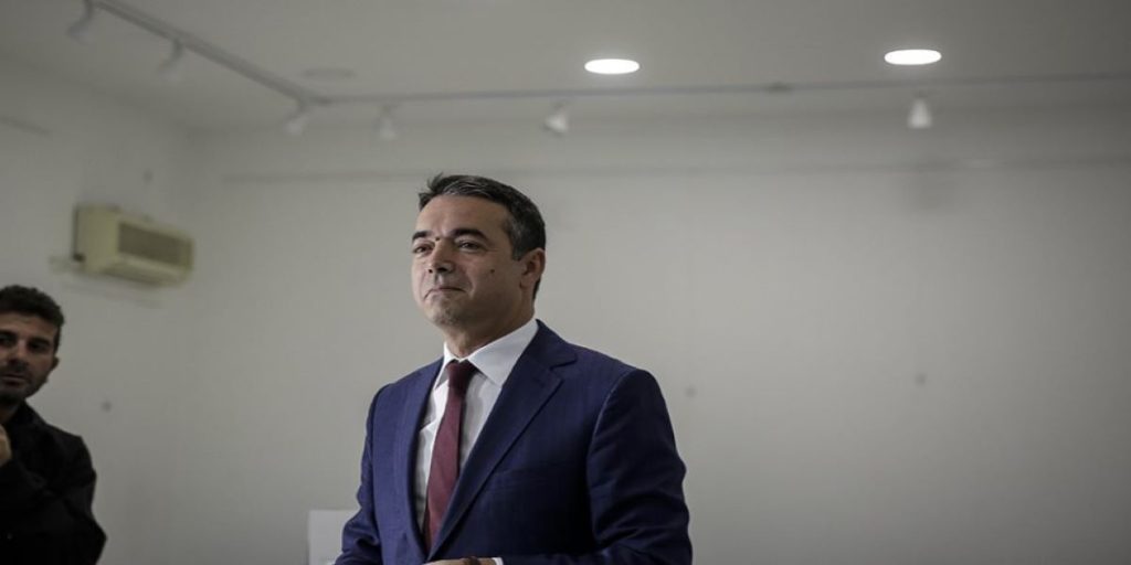 Σκόπια: Αναταραχή στην κυβέρνηση για την πινακίδα «Δημοκρατία της Μακεδονίας» σε υπουργείο – Διαμαρτύρεται η Αθήνα