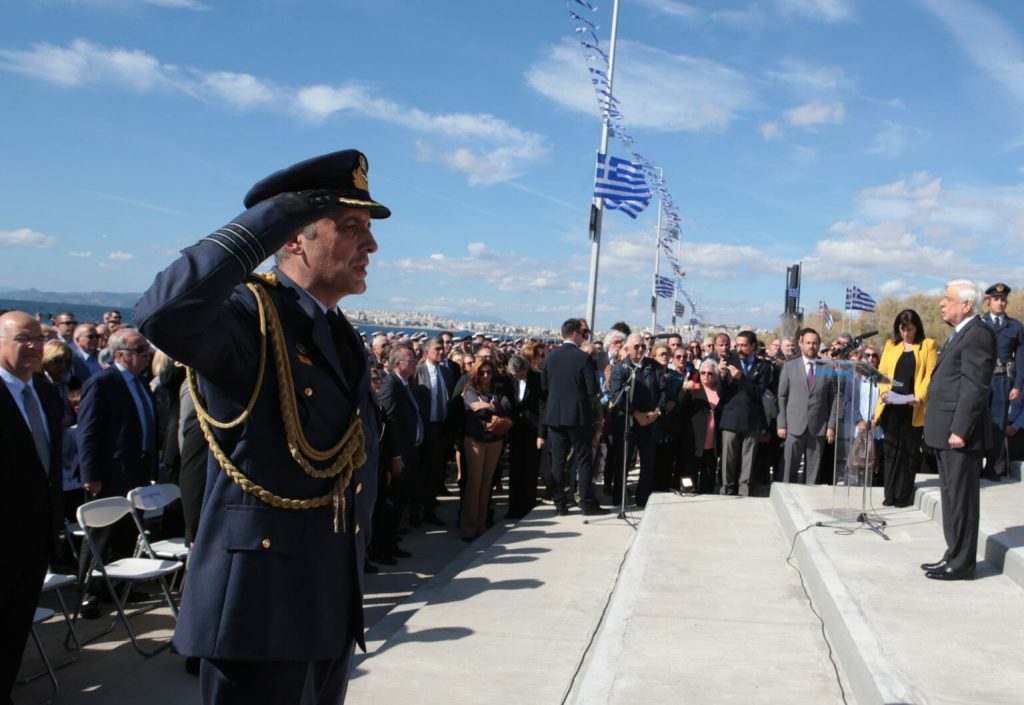 Συγκίνηση κατά τον  ενταφιασμό οστών Ελλήνων πεσόντων του Β΄ΠΠ στην Αλβανία