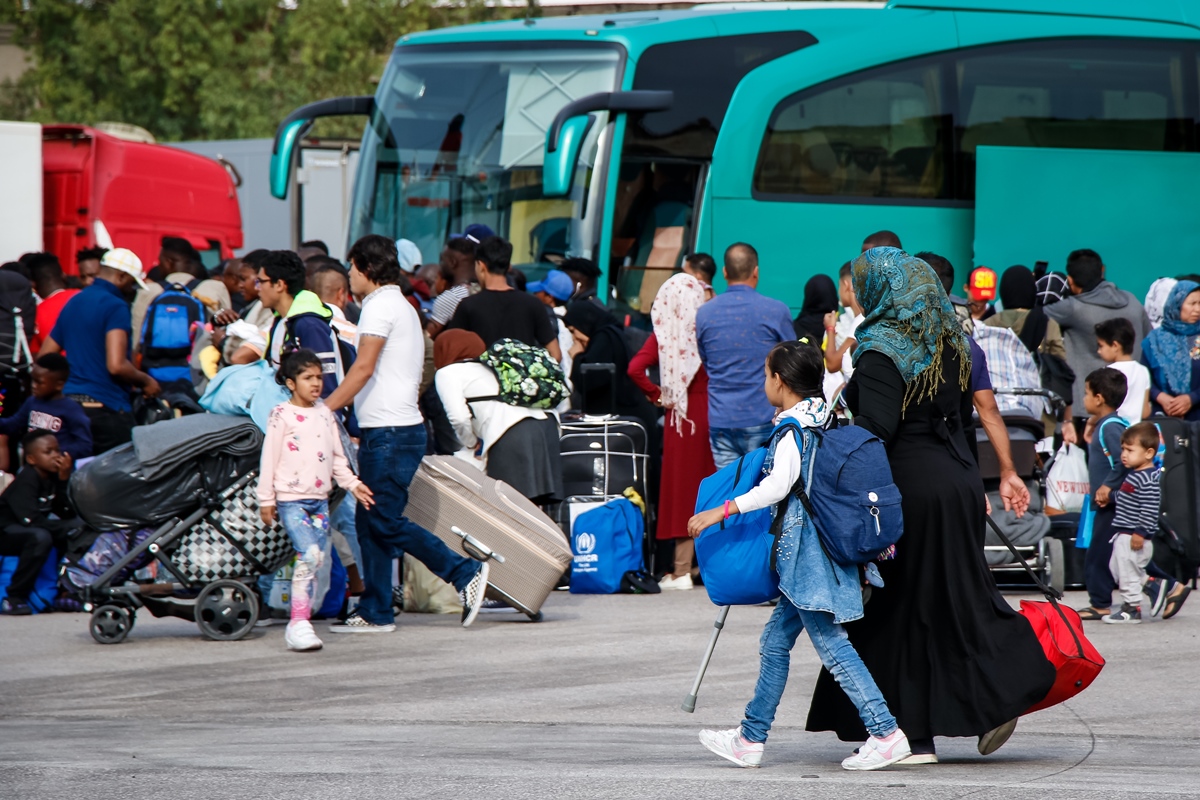 Λύσεις για τα ασυνόδευτα παιδιά δίνει η Κομισιόν – Σκοπός η μετεγκατάσταση τους σε άλλες χώρες της ΕΕ