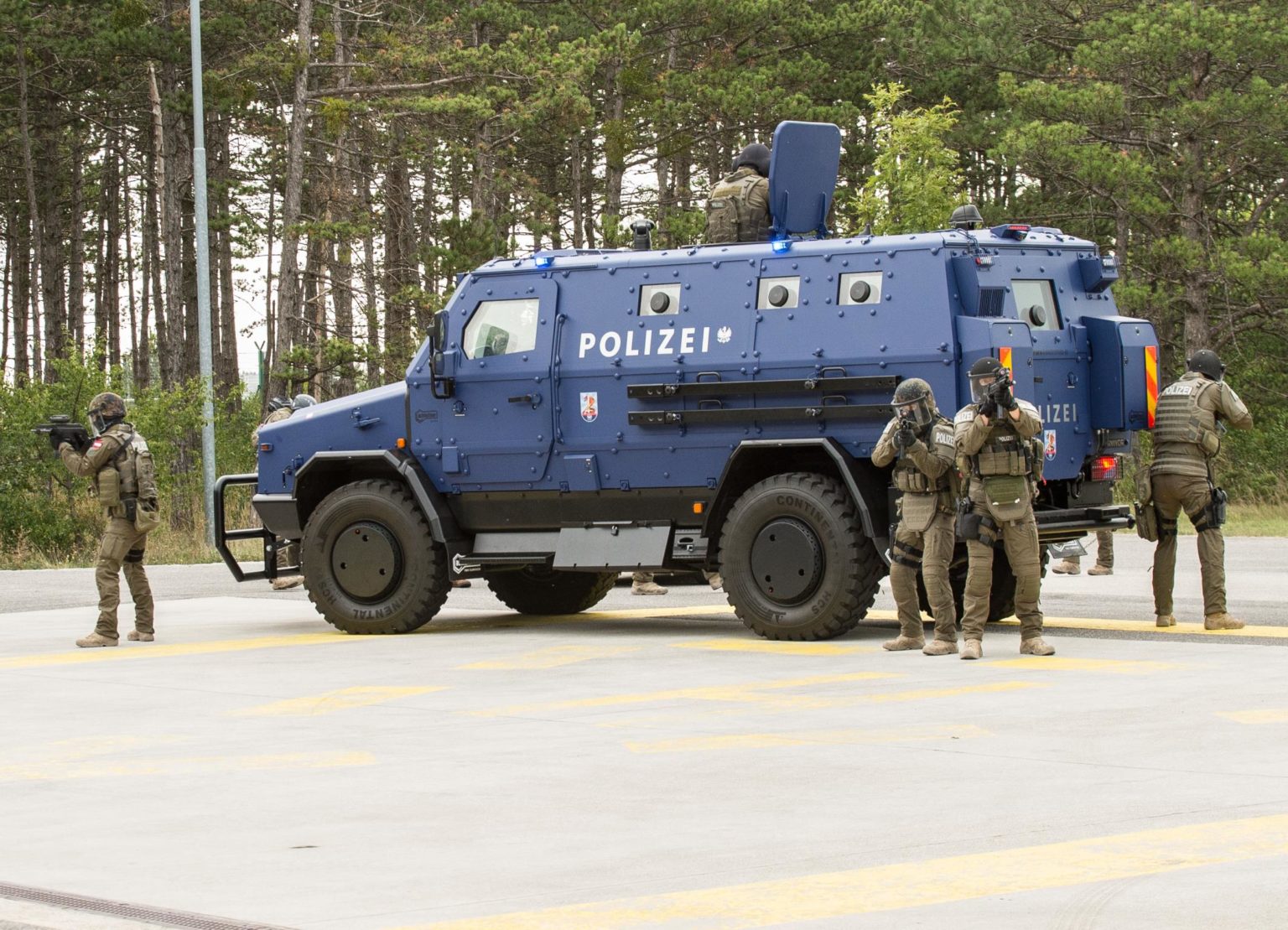 Στις Καστανιές το αυστριακό θωρακισμένο MRAP της μονάδας EKO Cobra