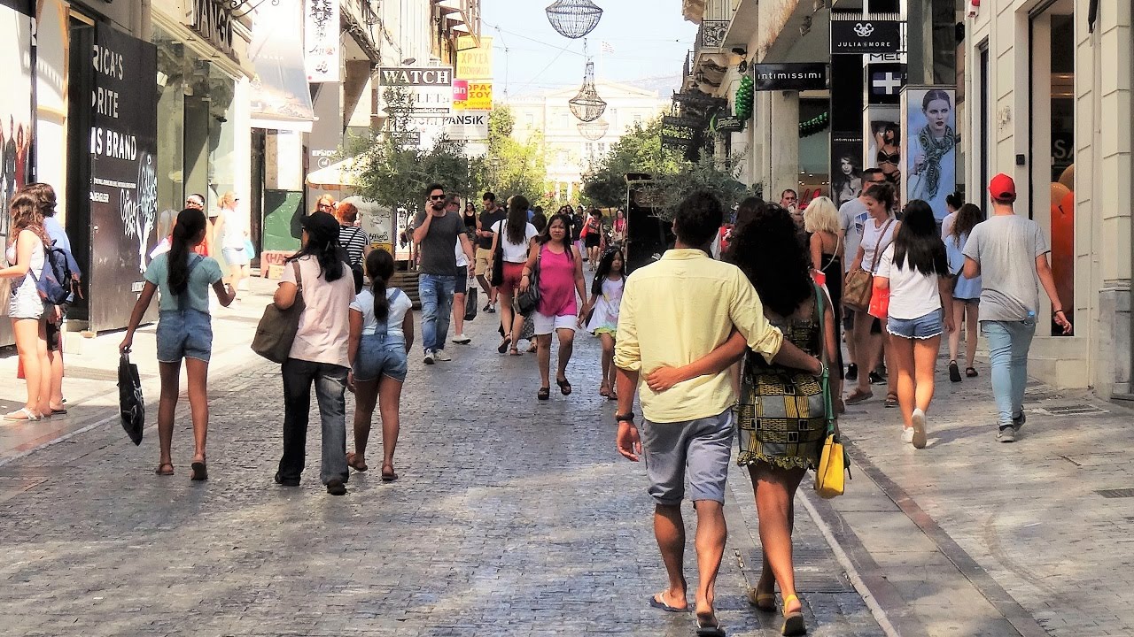 Από αύριο η απαγόρευση δημόσιων συναθροίσεων άνω  των 10 ατόμων: Πρόστιμα 1.000 ευρώ