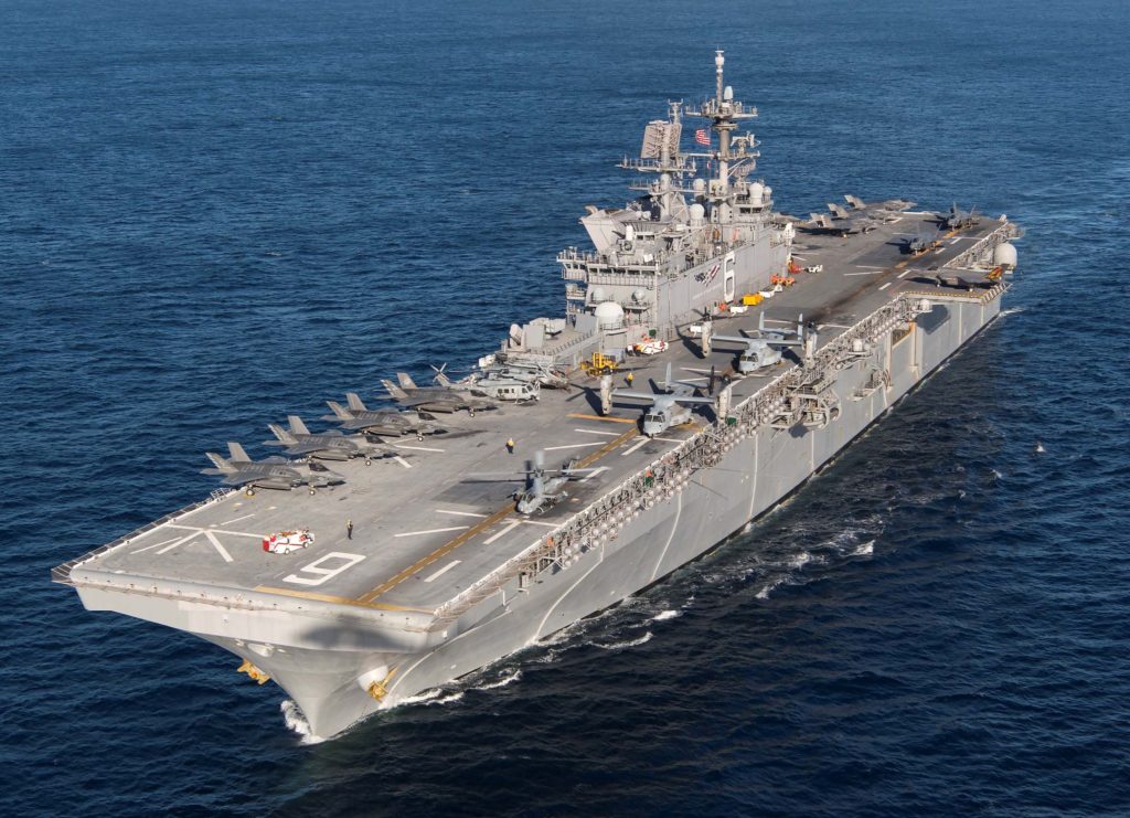 USS America: Το νεότερο σκάφος αμφίβιων επιχειρήσεων του αμερικανικού Ναυτικού εν δράση