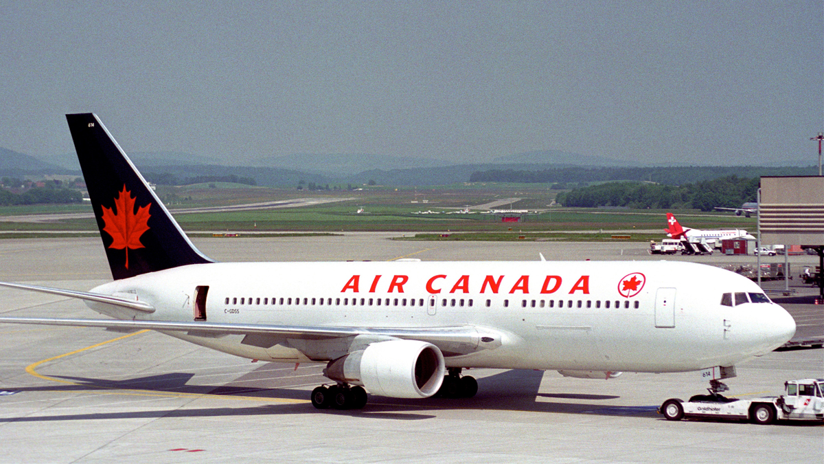 Η Air Canada απολύει σχεδόν το μισό προσωπικό της
