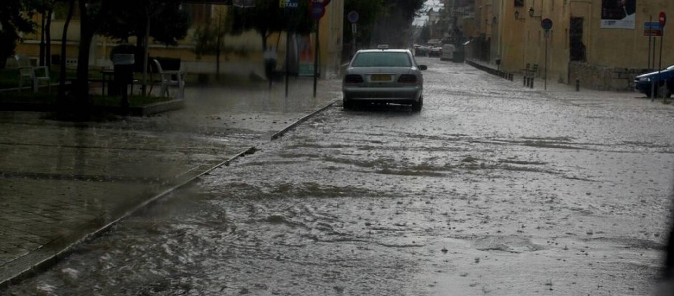 Προβλήματα από την κακοκαιρία σε πολλές περιοχές της Ελλάδας (βίντεο)