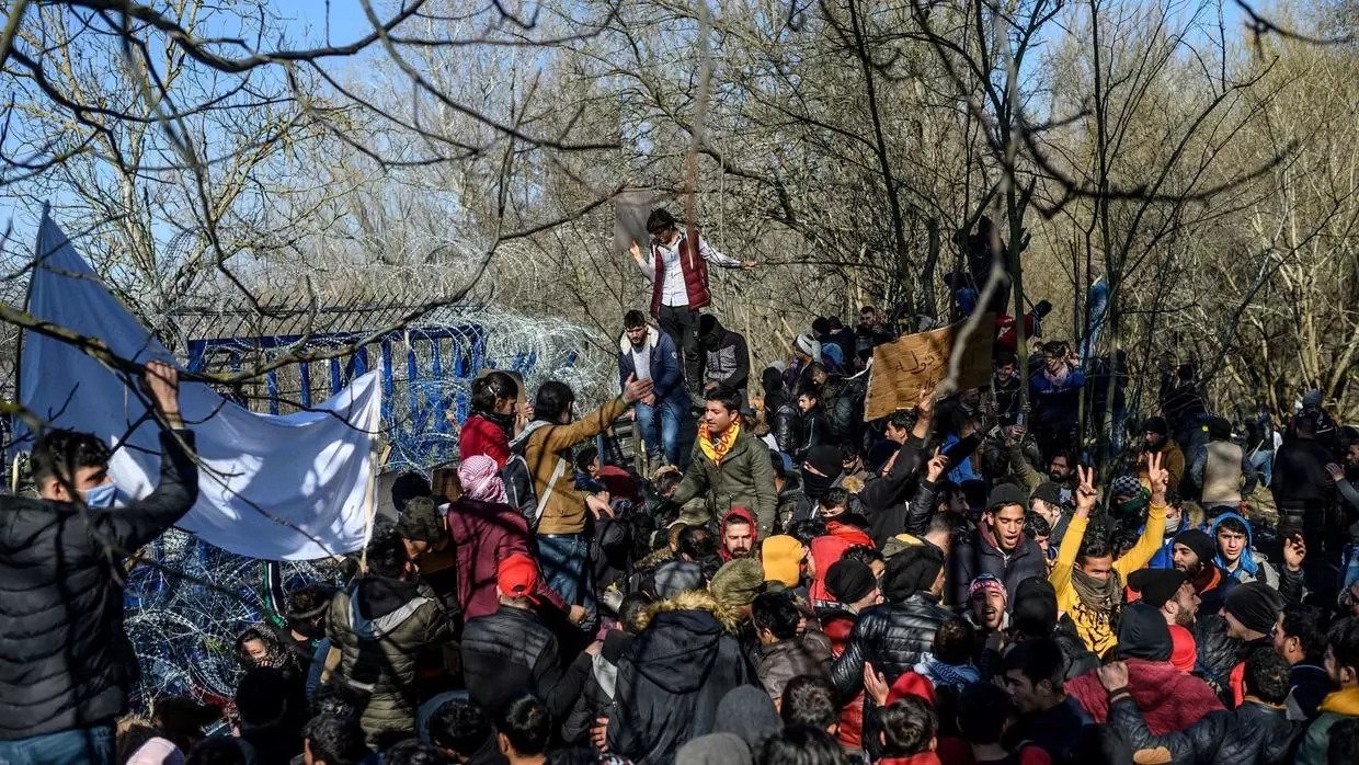 Τουρκικά δημοσιεύματα: Στα παράλια με την Ελλάδα κατευθύνονται χιλιάδες μετανάστες