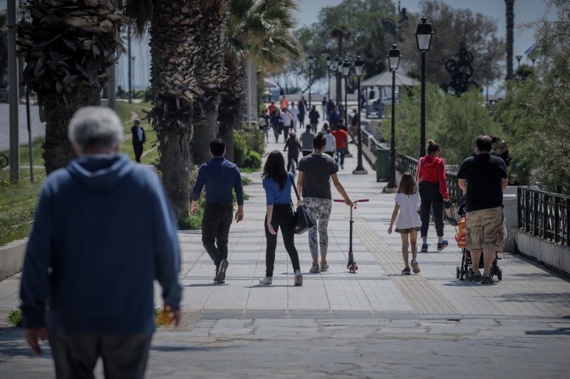 «Σφραγίζουν» την παραλία Φλοίσβου – Επιστρατεύτηκαν μέχρι και τα ΜΑΤ (φώτο)