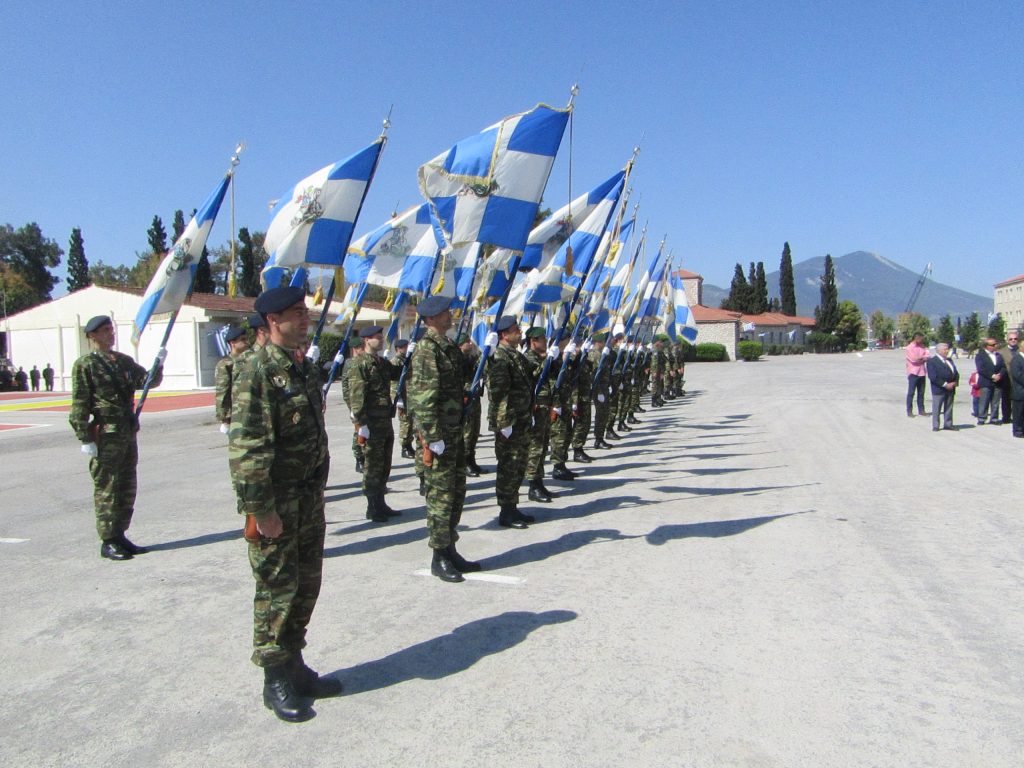 Πότε και γιατί αποφασίστηκε το Πεζικό να φέρει την εικόνα του Αγίου Γεωργίου στις σημαίες του;