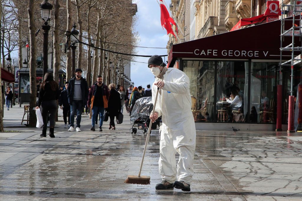 Κορωνοϊός: Έξι φάρμακα συστήνει το ρωσικό υπουργείο Υγείας – Δοκιμάζονται άλλα τρία