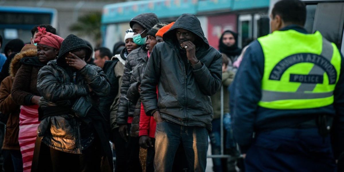 Μαλακάσα: Ένταση μεταξύ αλλοδαπών και αστυνομίας – Αφορμή η σύλληψη Αφγανού που «βόλταρε» με το αμάξι του!