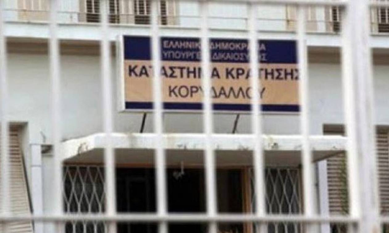 Φυλακές Κορυδαλλού: Βρέθηκαν από μαχαίρια μέχρι και ναρκωτικά