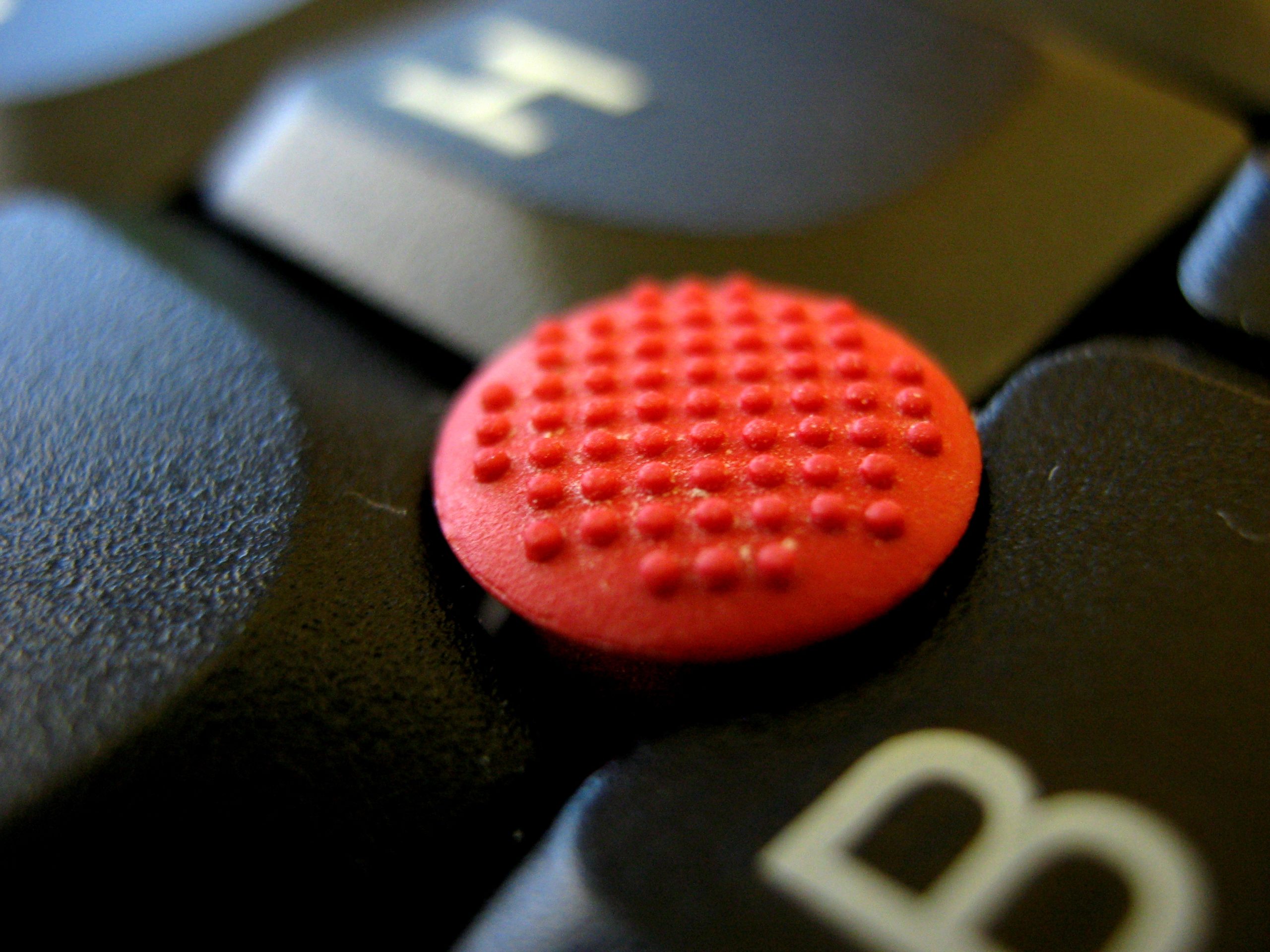 Αυτό το «κόκκινο» κουμπί θα σας σώσει – Πείτε αντίο στο κλασσικό «ποντίκι» (φώτο)