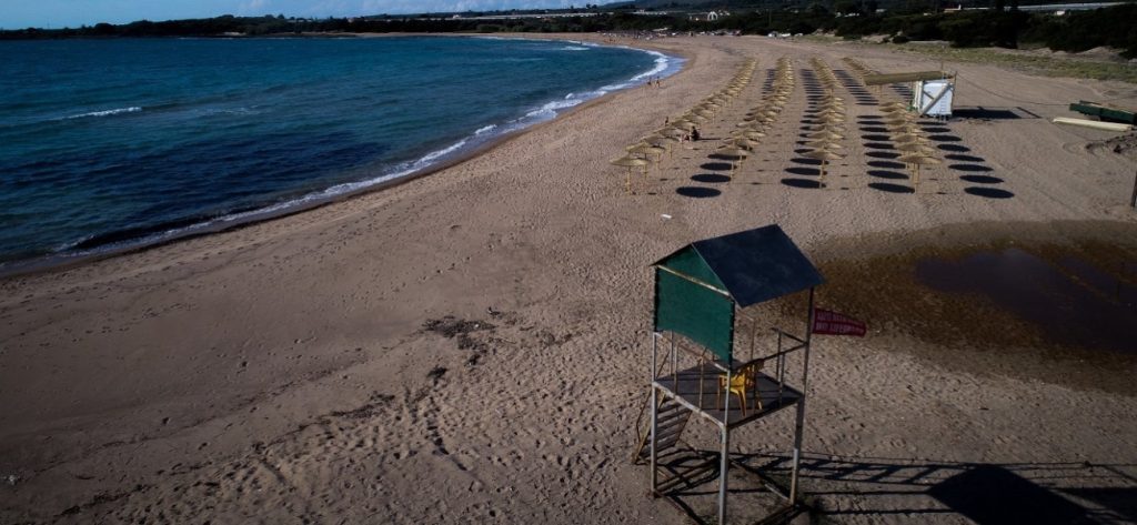 Δημοσιογράφος που δέχτηκε πέτρες στη Βάρκιζα: «Φταίμε όλοι» (φώτο)