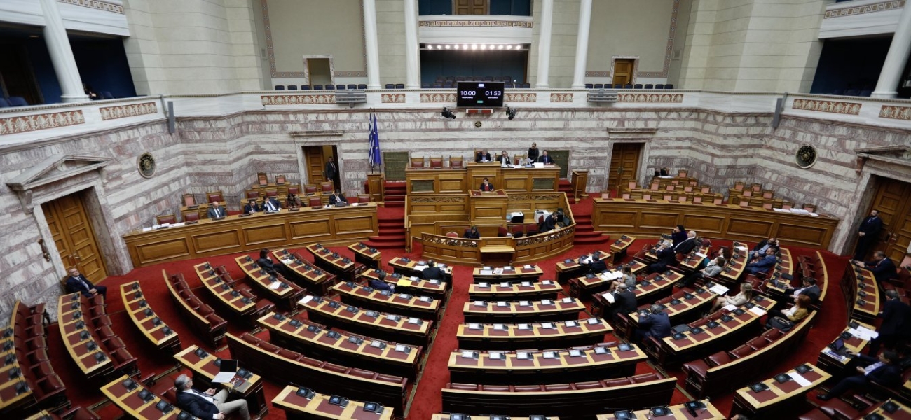 Ψηφοφορία για Παπαγγελόπουλο στη Βουλή: Καταγγελίες για παράνομα ψηφοδέλτια
