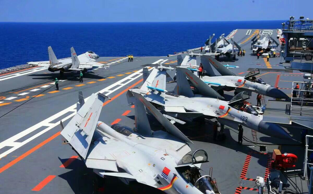 Shenyang J-15: Εντυπωσιακές εικόνες από το κινεζικό ναυτικό μαχητικό