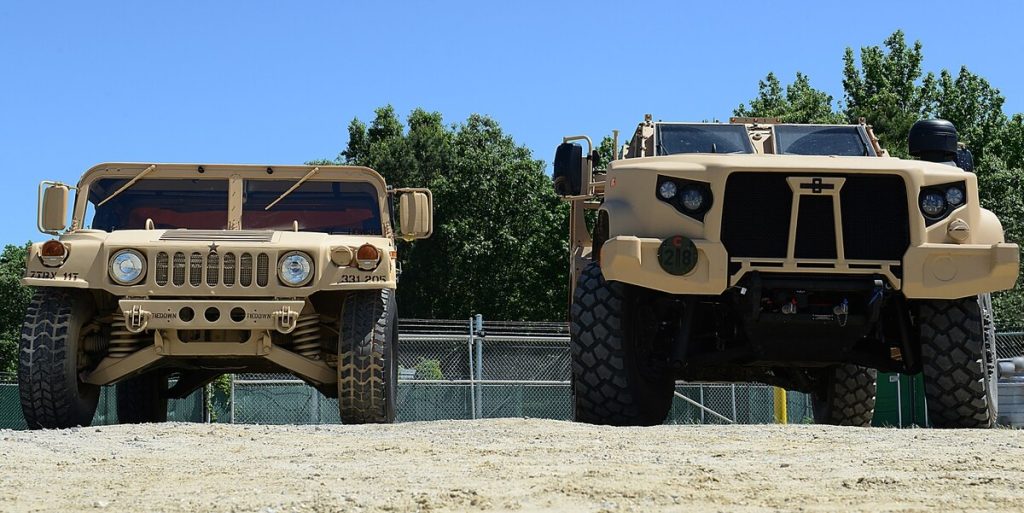 Humvee εναντίον JLTV: Η απόλυτη σύγκριση (βίντεο)