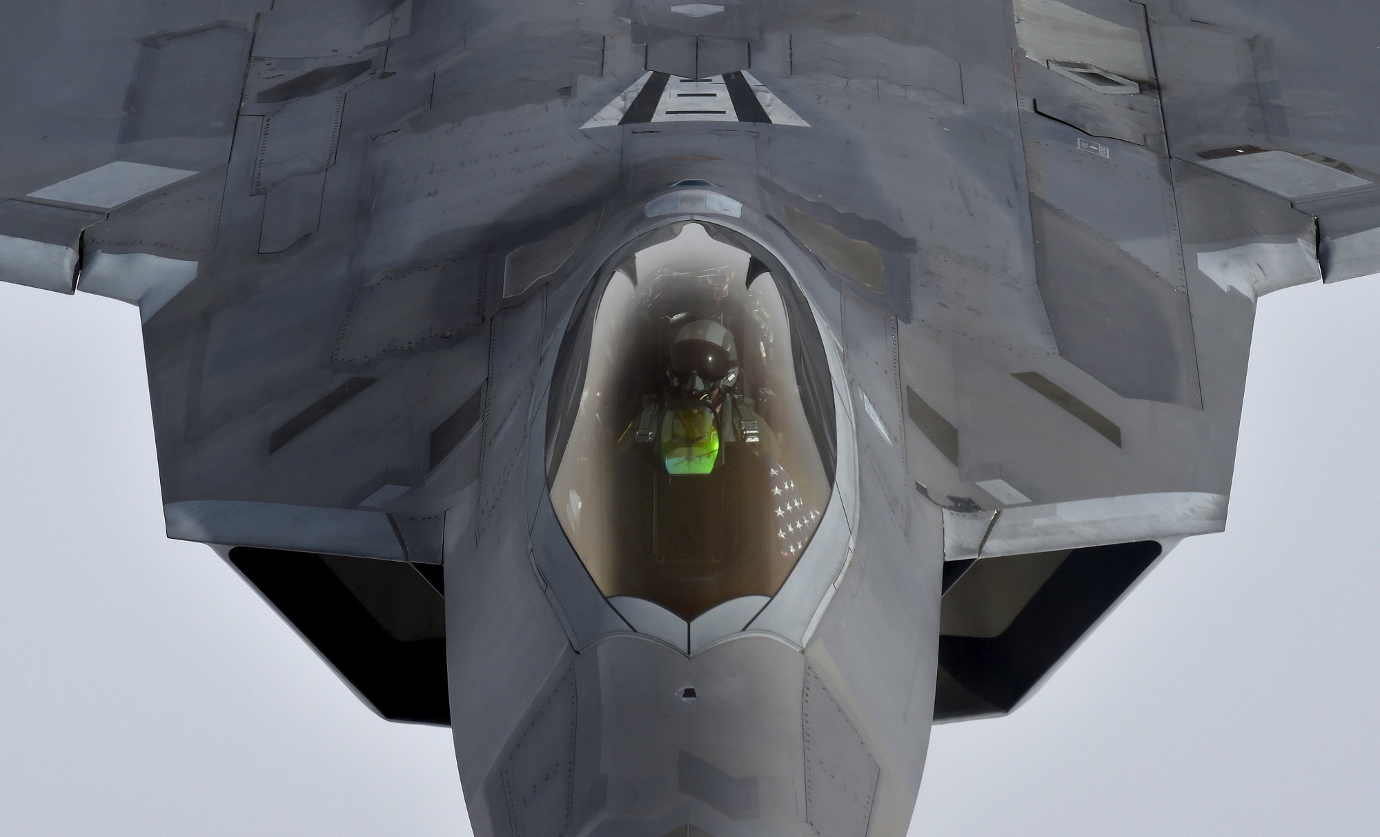 Η «αναγέννηση» των F-22 Raptor: Αναβαθμίσεις και νέα όπλα για το μαχητικό 5ης γενιάς (βίντεο)