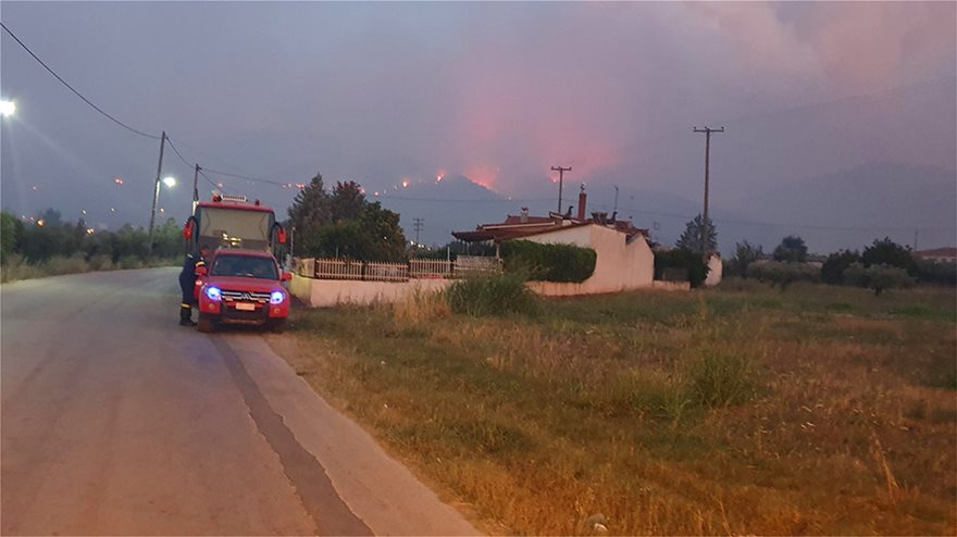 Kόλαση: 57 πυρκαγιές μέσα σε 24 ώρες – Κρίσιμη η κατάσταση στην Κορινθία (βίντεο-φωτο)