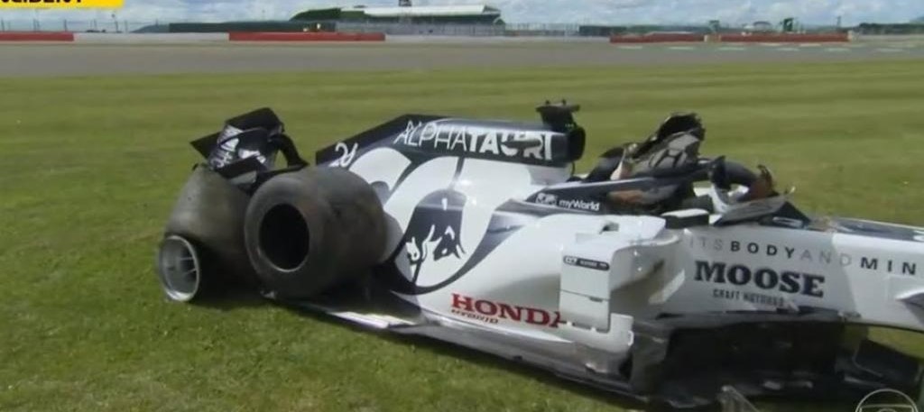 Formula 1: Ο Ντάνι Κβίατ έχασε τον έλεγχο και προσέκρουσε με δύναμη στις μπαριέρες (βίντεο)