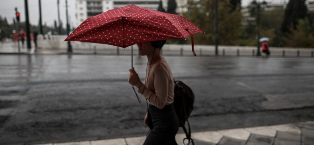 Καιρός: Δεν έχει τέλος η κακοκαιρία – Συνεχίζεται και αύριο η βροχόπτωση