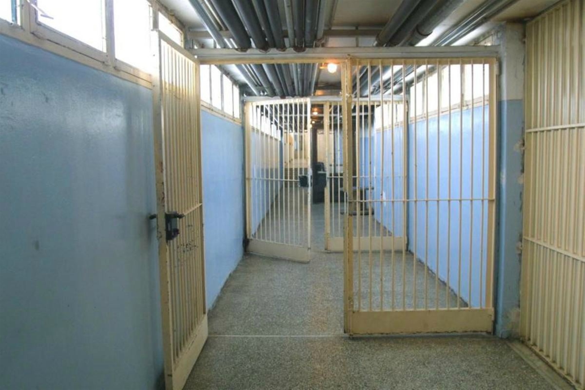 «Λαβράκι» έβγαλε η αιφνιδιαστική έρευνα στις φυλακές Δομοκού – Εντοπίστηκαν ναρκωτικά και σουβλιά