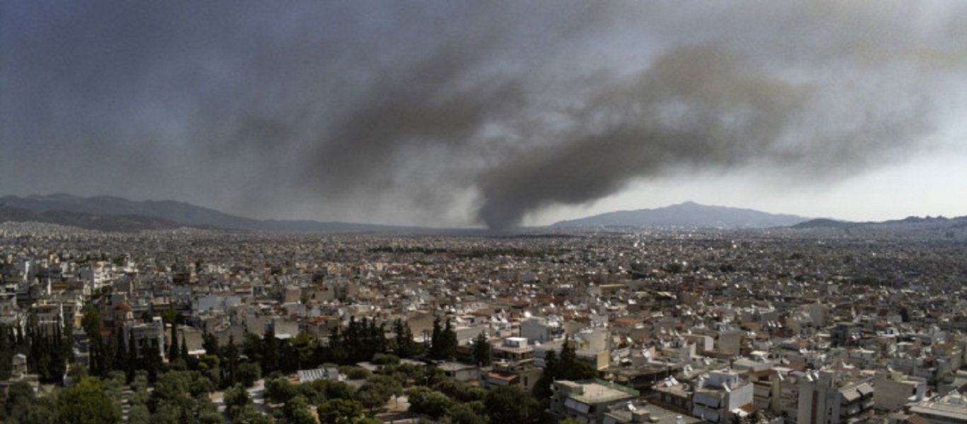 Φωτιά στη Μεταμόρφωση: Τι μετρήσεις ρύπων καταγράφηκαν στην Αττική