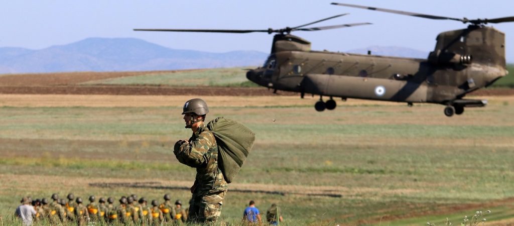 Απονεμήθηκαν τα πτυχία αλεξιπτωτιστή στους μαθητές των ΣΣΕ – ΣΣΑΣ – ΣΜΥ (φώτο)