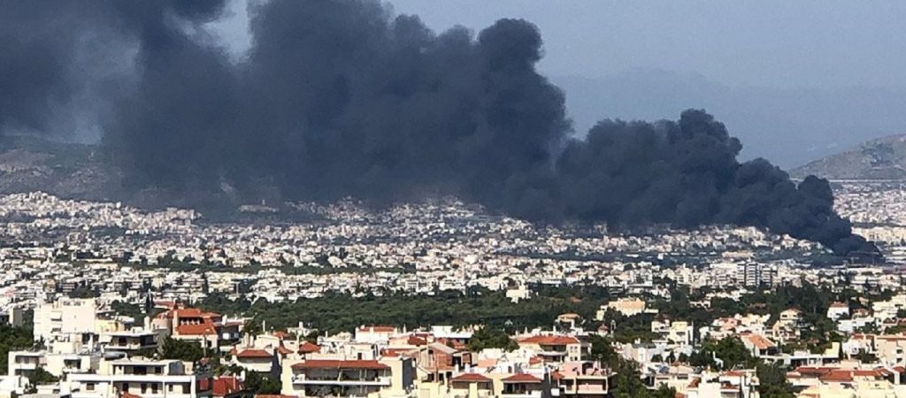 Φωτιά στη Μεταμόρφωση: Εξετάζεται η επίδραση του τοξικού καπνού στην ατμόσφαιρα