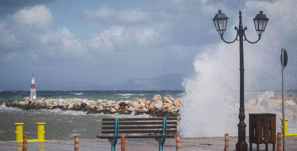 Καιρός: Υποχωρεί ο καύσωνας – Μέχρι και 7 μποφόρ στα πελάγη