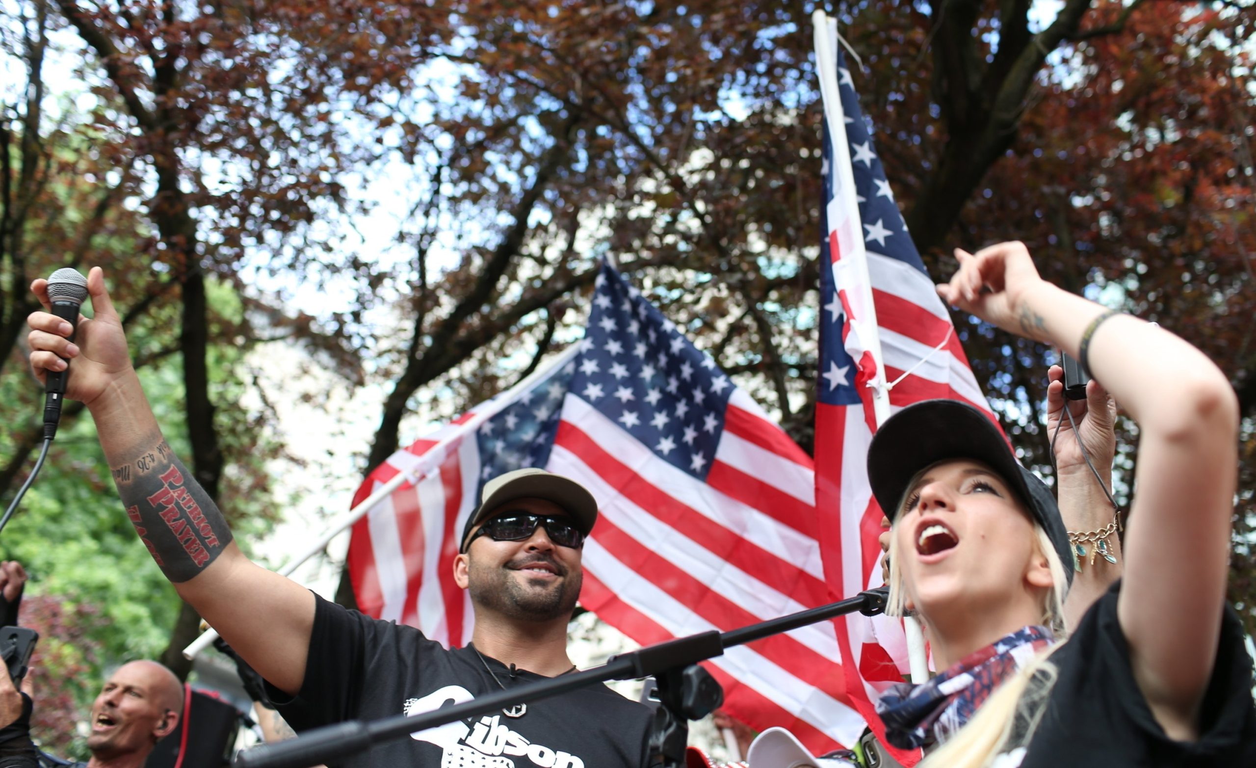 ΗΠΑ: Το Facebook «φίμωσε» την πατριωτική οργάνωση Patriot Prayer – Κατέβασε τους λογαριασμούς της