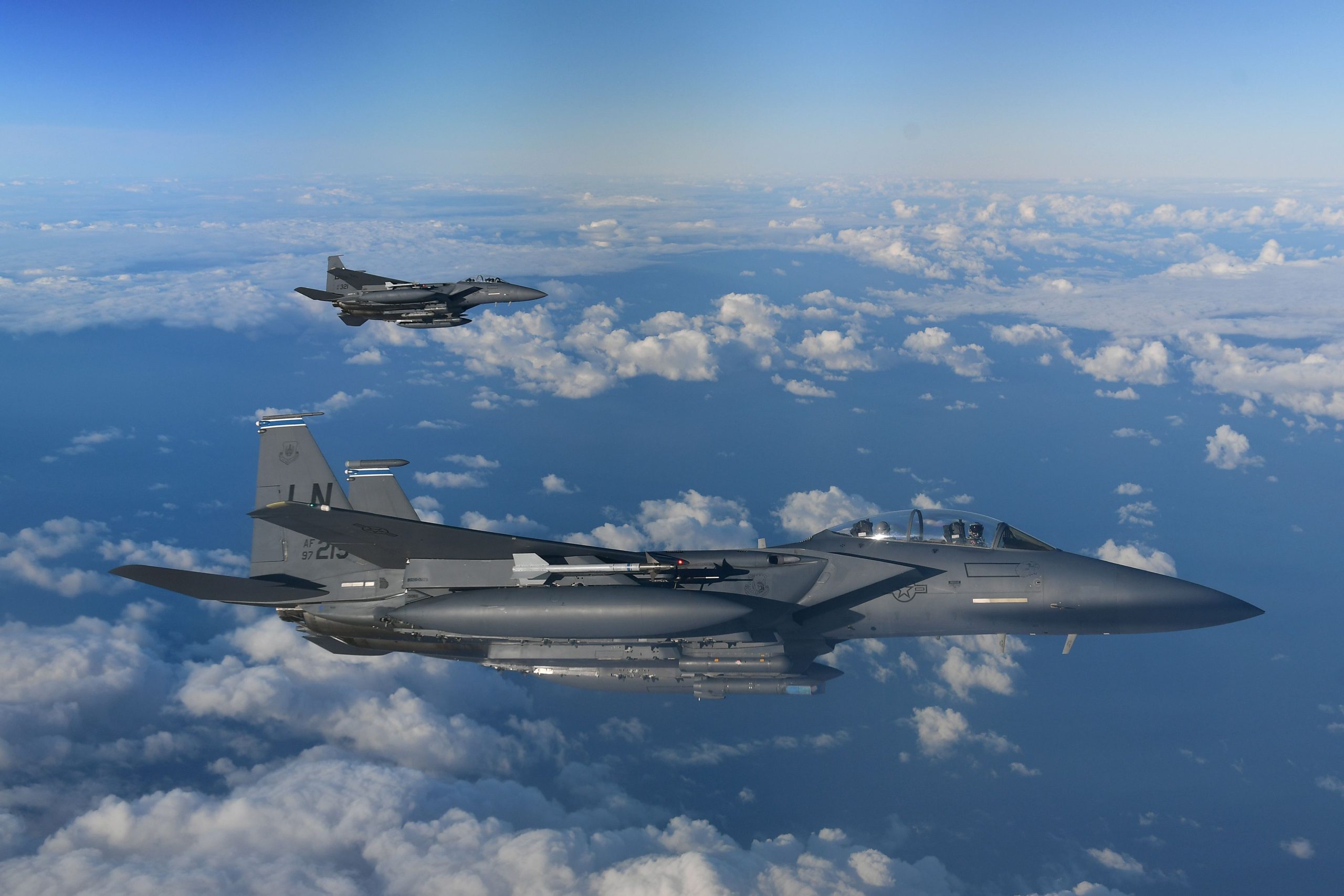 Πόσο ισχυρό είναι το McDonnell Douglas F-15 Eagle; (βίντεο)