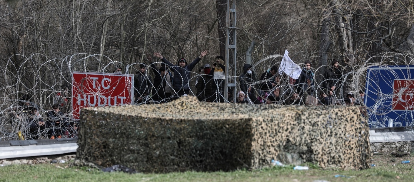 Έβρος: Προκλητική στάση από την Τουρκία – Ψυχολογικός πόλεμος με εμβατήρια και πυροτεχνήματα