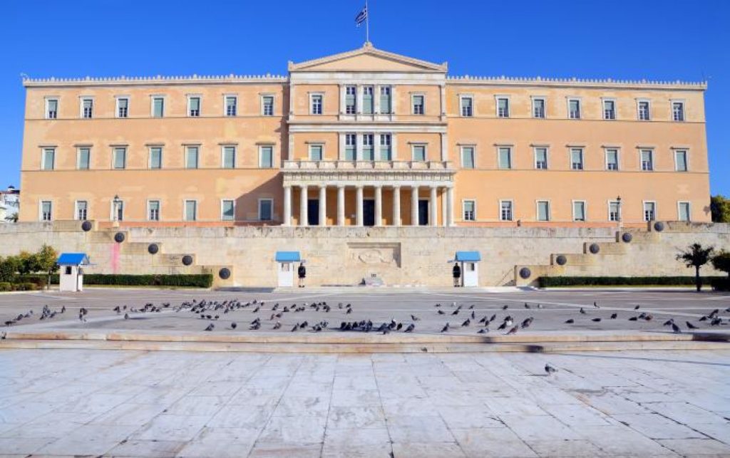 Για «ρεκτιφιέ» η Βουλή: Σκαλωσιές και έργα παντού (φωτο)