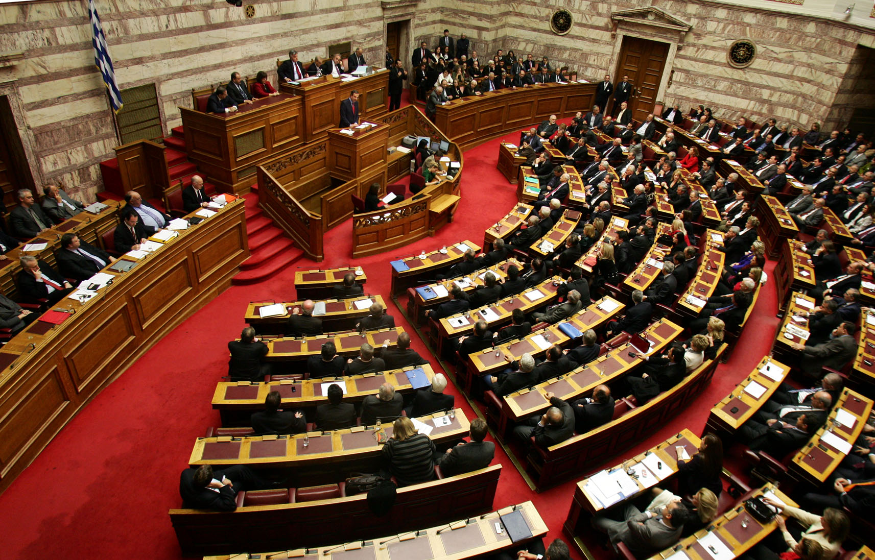 Βουλή: Κατατέθηκαν για κύρωση δύο διεθνείς συμβάσεις με τα Σκόπια
