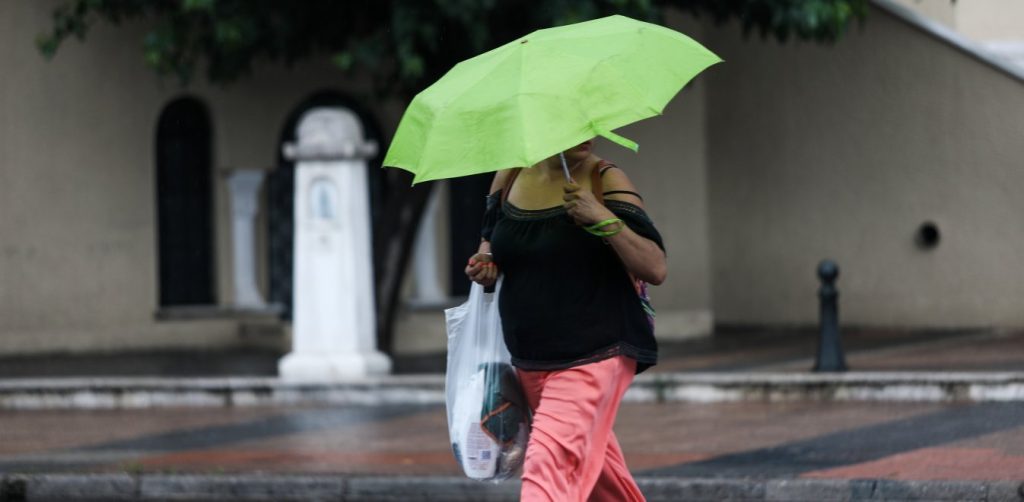 Ξεχάστε το καλοκαιράκι – Από την Πέμπτη έρχονται βροχές και τοπικές καταιγίδες