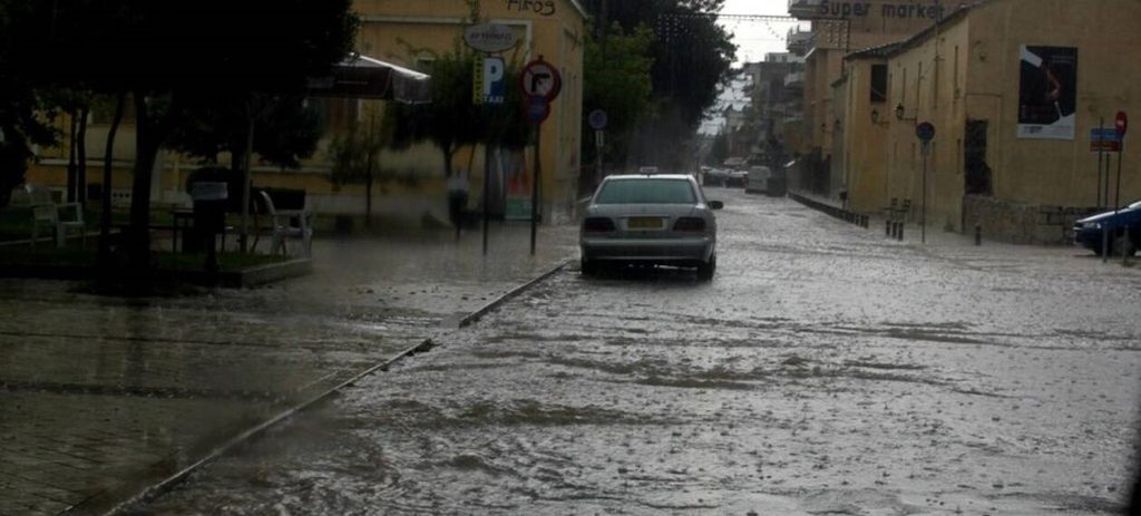 Ναύπακτος: Νέα σφοδρή βροχόπτωση (βίντεο)