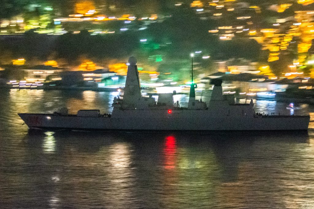 HMS Dragon: Το πανίσχυρο αντιτορπιλικό του βρετανικού Ναυτικού πέρασε τον Βόσπορο