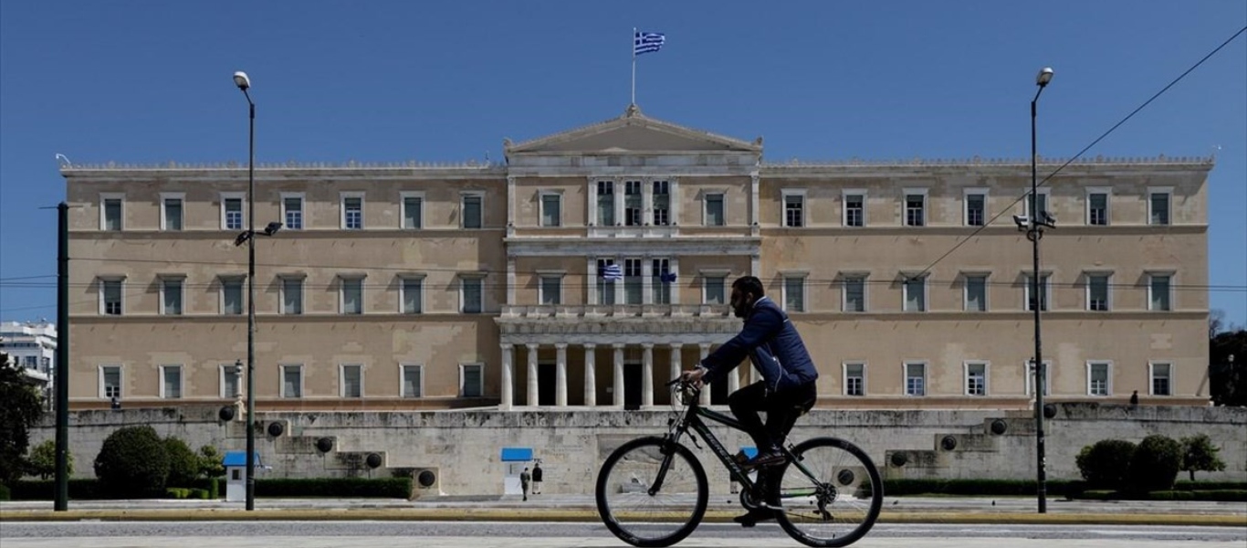 Γραφείο Προϋπολογισμού Βουλής: Αβέβαιες οι μακροοικονομικές και δημοσιονομικές προβλέψεις του προϋπολογισμού