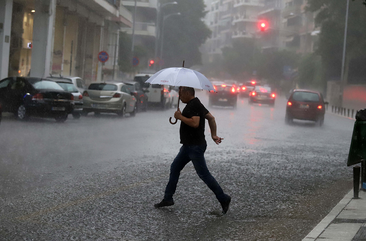 Καιρός: Βροχές και καταιγίδες την Τρίτη