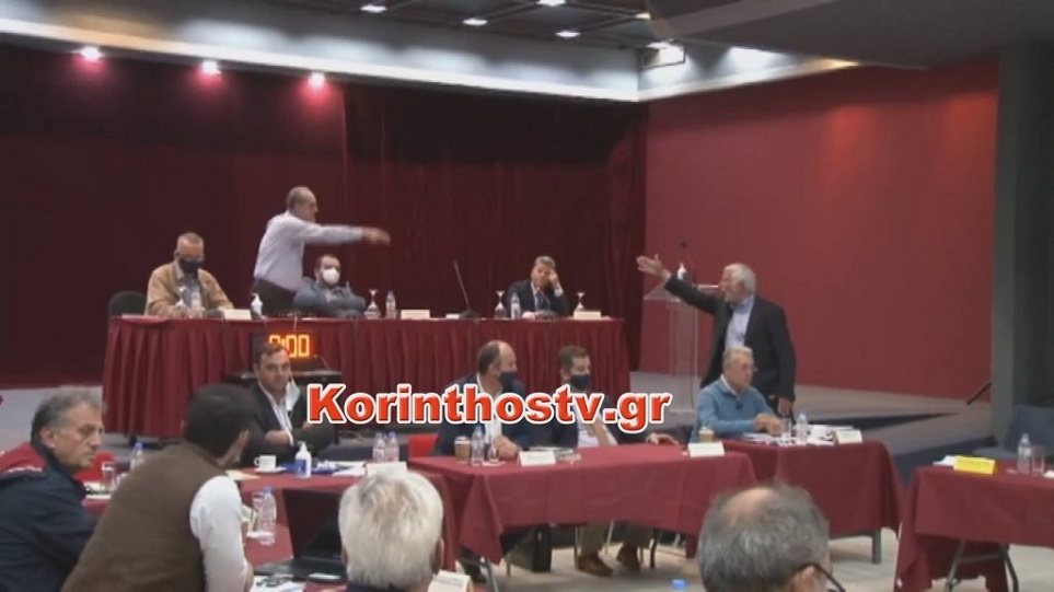 «Μαλλιοτραβήγματα» στο περιφερειακό συμβούλιο Πελοποννήσου – Έβγαλαν τα «μαχαίρια» Τατούλης-Νίκας