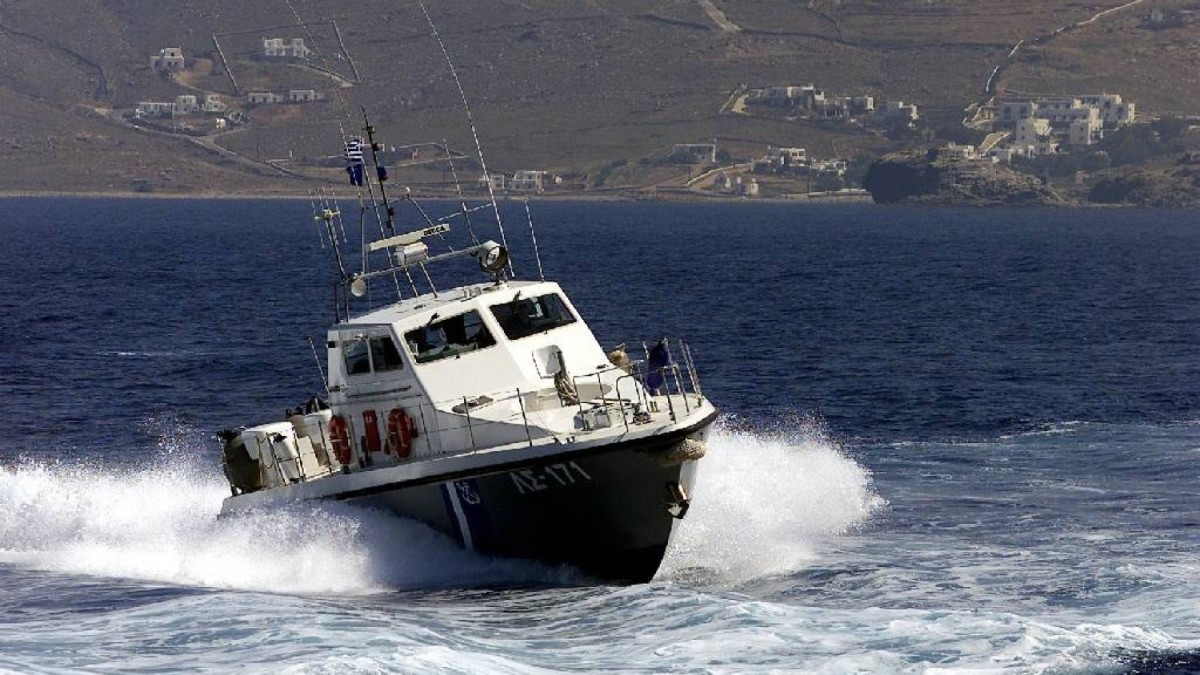 Σκάφος με 30 αλλοδαπούς εντοπίστηκε ανοιχτά της Λευκάδας – Συνελήφθησαν τέσσερις διακινητές