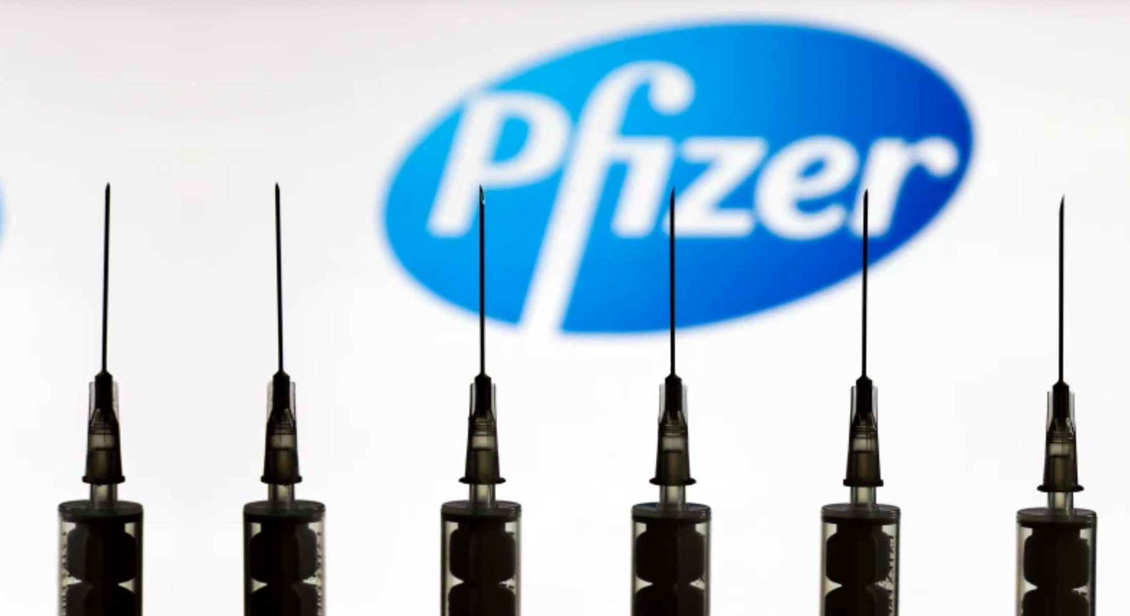 Επικεφαλής Pfizer: «Αμέσως μετά την έγκριση ξεκινά η διανομή του εμβολίου – Έχουν παραχθεί πάνω από 20 εκατ.»