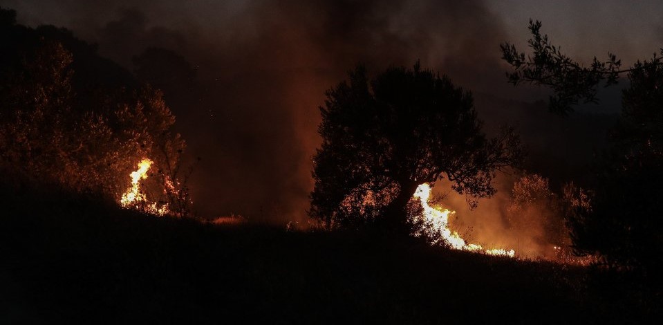 Αχαΐα: Φωτιά στη Χαραυγή Ερυμάνθου