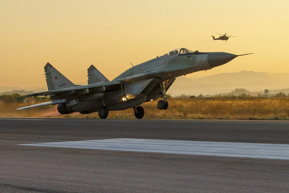 Λιβύη: Συνεχείς πτήσεις μαχητικών MiG-29 του Χ.Χαφτάρ – Οι Τούρκοι μεταφέρουν α/α συστήματα στην αλ-Ουατίγια