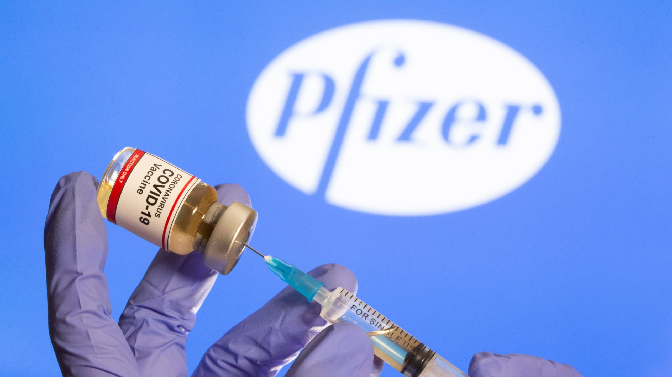 Επικεφαλής Pfizer – Α.Μπουρλά:  «Επεξεργαζόμαστε μία νέα μορφή του εμβολίου που θα μπορεί να αποθηκευτεί σε ψυγείο»