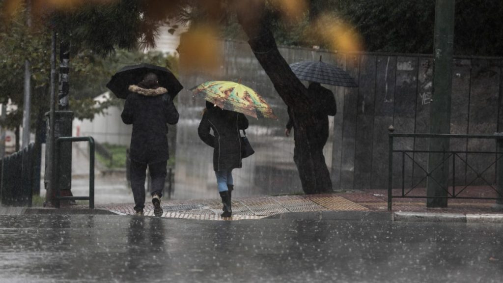 Με βροχές και καταιγίδες η αυριανή μέρα – Αναλυτικά η πρόγνωση από την ΕΜΥ