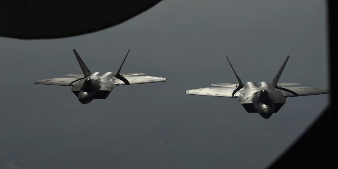 F-35 και F-22 στους ουρανούς της Ιαπωνίας (βίντεο)