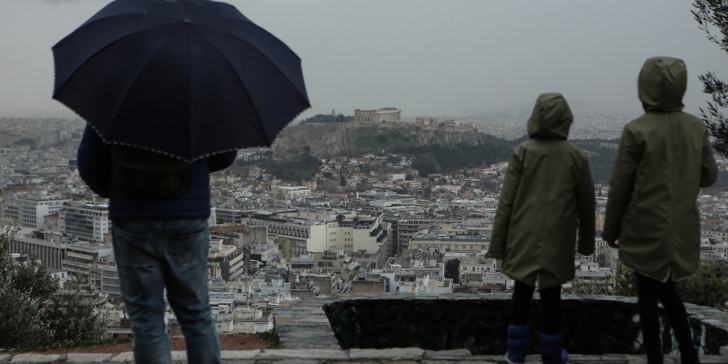 Με ισχυρές κατά τόπους βροχές και σποραδικές καταιγίδες ο καιρός σήμερα – Σε επιφυλακή η Πολιτική Προστασία