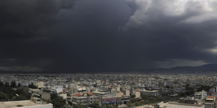 Έντονα καιρικά φαινόμενα από το μεσημέρι στην Αττική – Που θα «χτυπήσει» η κακοκαιρία τις επόμενες ώρες