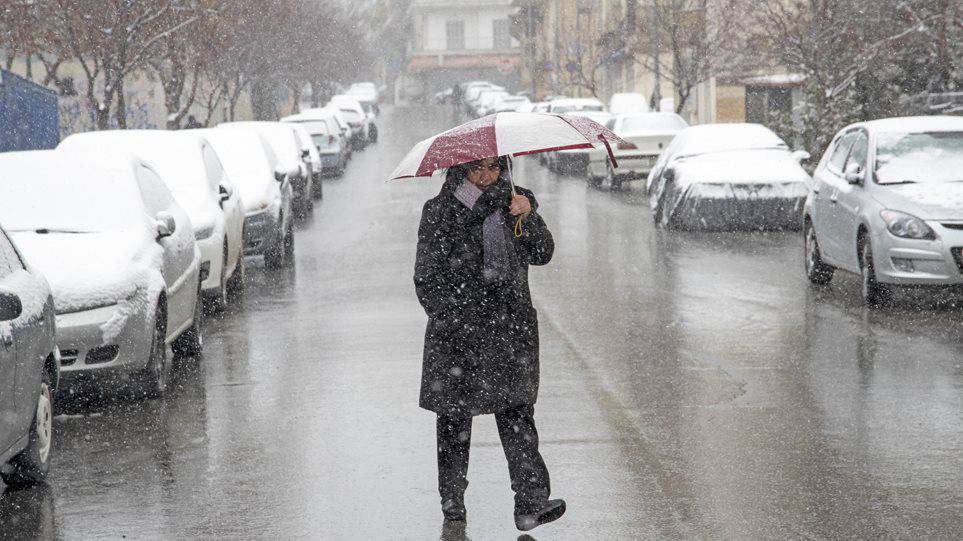 Με πολικές θερμοκρασίες και χιόνια σχεδόν σε όλη τη χώρα ο καιρός σήμερα